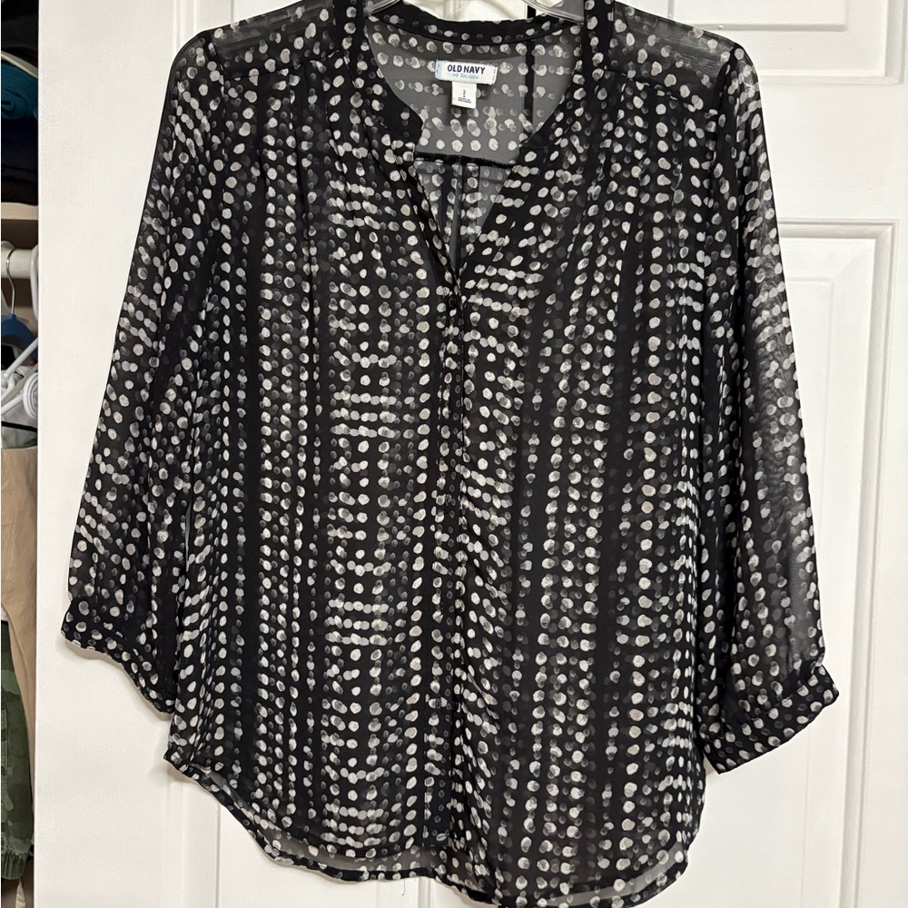 Old Navy Black and White Relaxed Blouse with 3/4 Sleeves